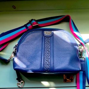 Brighton London Dylan  Cupcake crossbody pocket book💕